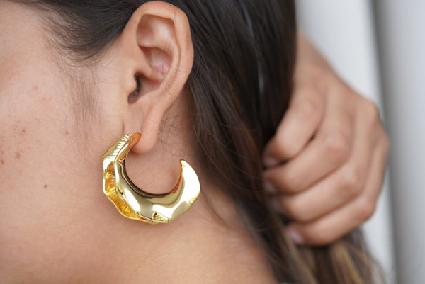 Wavy Hoops