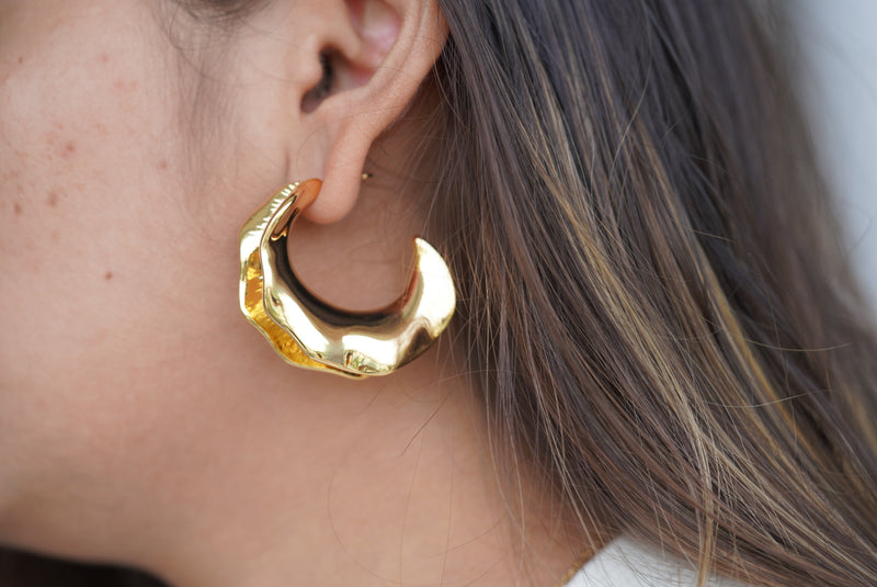 Wavy Hoops