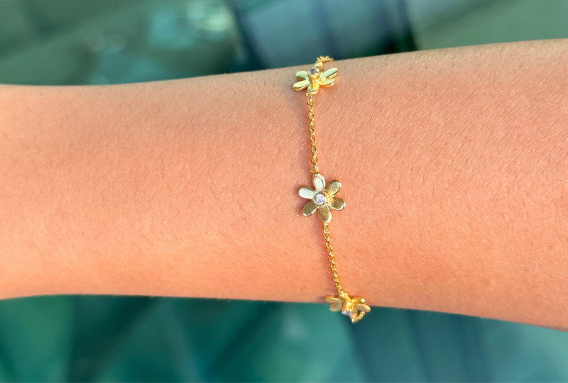 Dainty Flower Bracelet