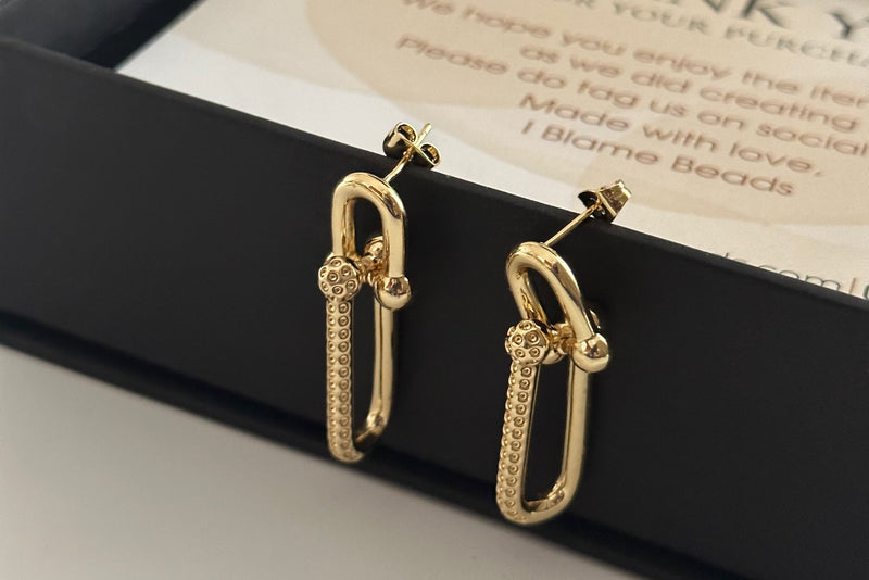 Chic Link Studs