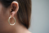 Minimal round hoop earrings