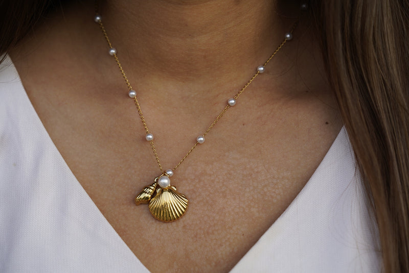 Shell Pearl Necklace