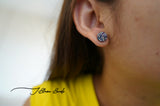 Round stud earring