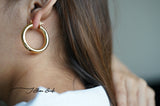 Minimal round hoop earrings