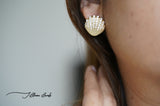 Pearl shell earrings