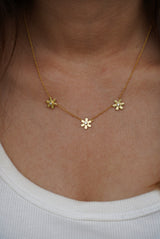 Dainty Flower Necklace